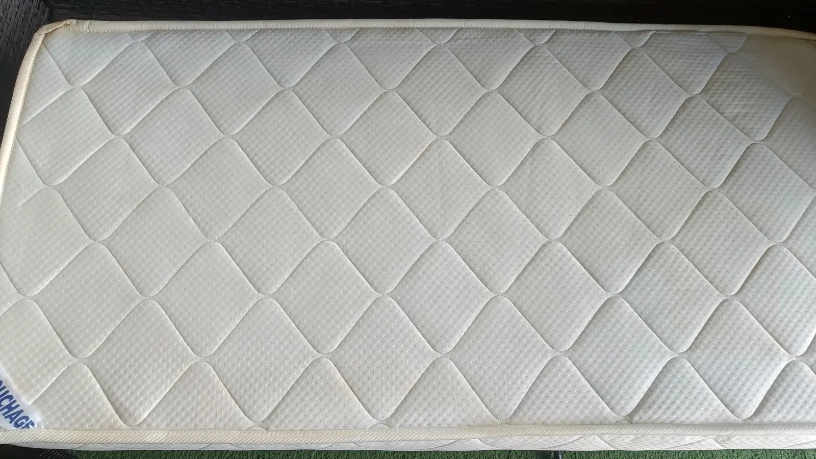 Matelas nettoyé professionnellement à La Réunion